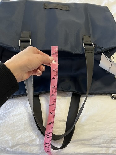 Issey Miyake Parfums | Navy Blue Tote | Gym Bag | Travel Bag NWT - Picture 7 of 10