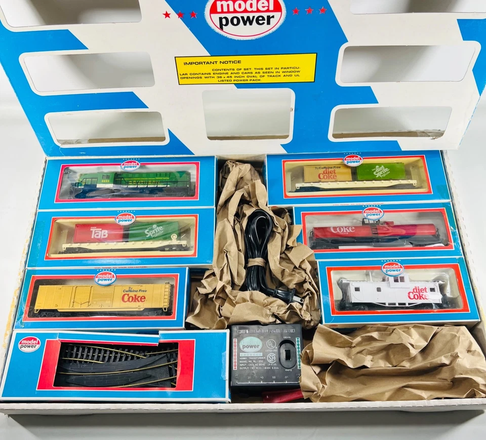 VTG Model Power Coke Coca Cola Train Set HO Scale Lighted Southern Engine #6695 - Image 2 of 4