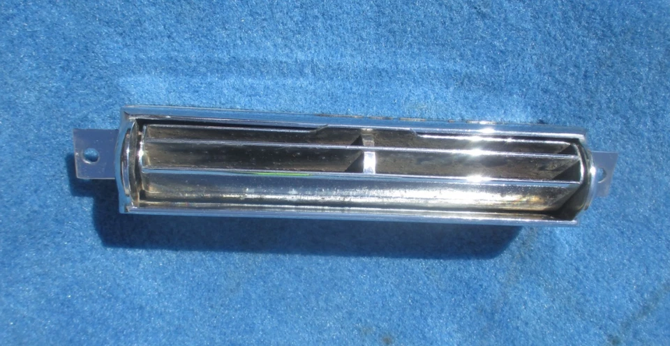 1966 年别克 Skylark GS Sport Wagon Special Dash Center A/C Vent 原始设备制造商通用 — 第 2/4 张图片