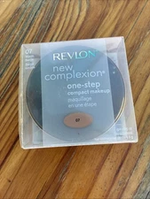 Revlon New Complexion One-Step Compact Makeup 07 Warm Beige. Smudge
