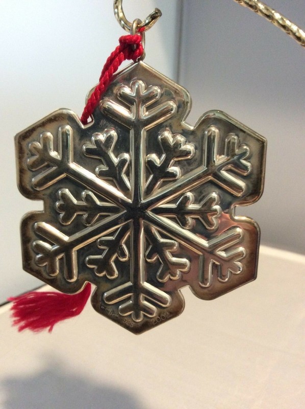 New England Sterling Silver 2002 Snowflake Ornament #10039     50 Grams