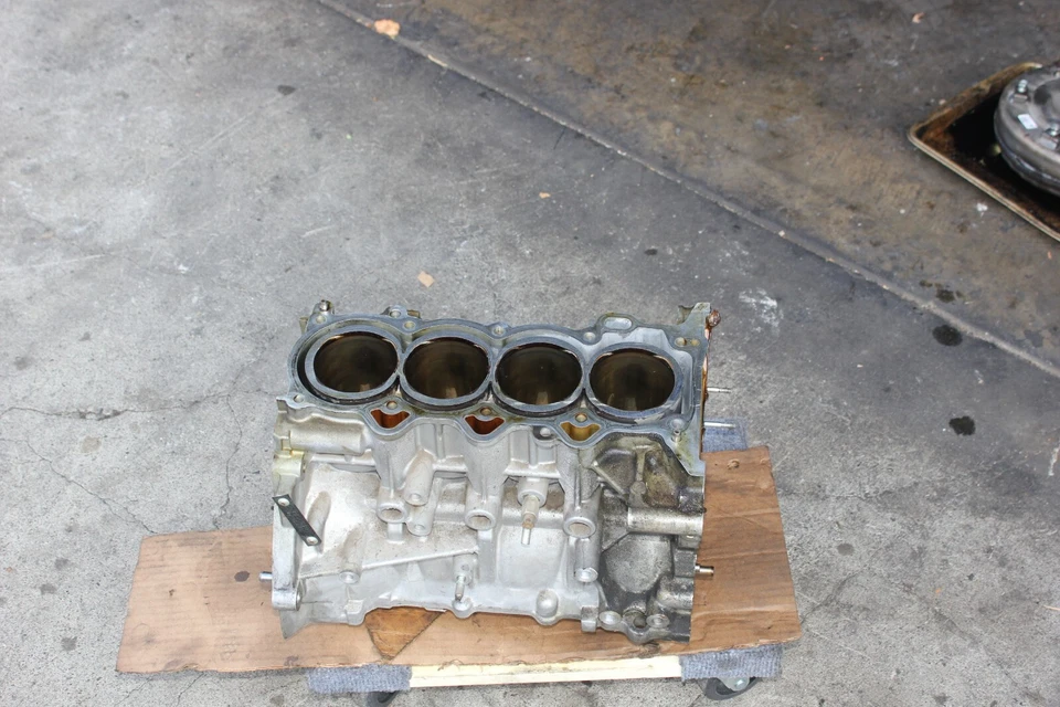 11401-80881 丰田发动机缸缸体 1140180881,正品原始设备制造商零件 (497f) — 第 3/4 张图片