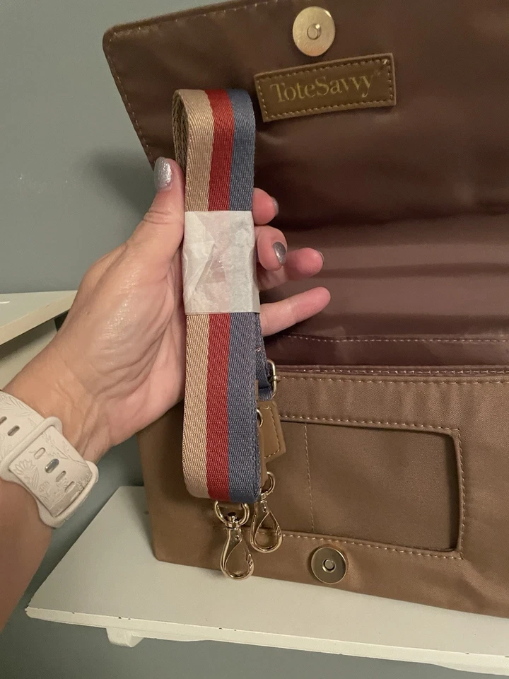 Tote Savvy Black Compact Baby Diaper Crossbody Bag Change Kit - Image 4 of 4