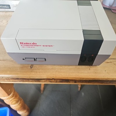 Nintendo NES nur Konsole PAL getestet funktioniert guter Zustand 