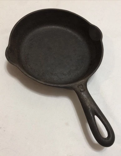 Vintage Griswold #3 Cast Iron Skillet 709A Erie, PA. USA Large Block Logo.