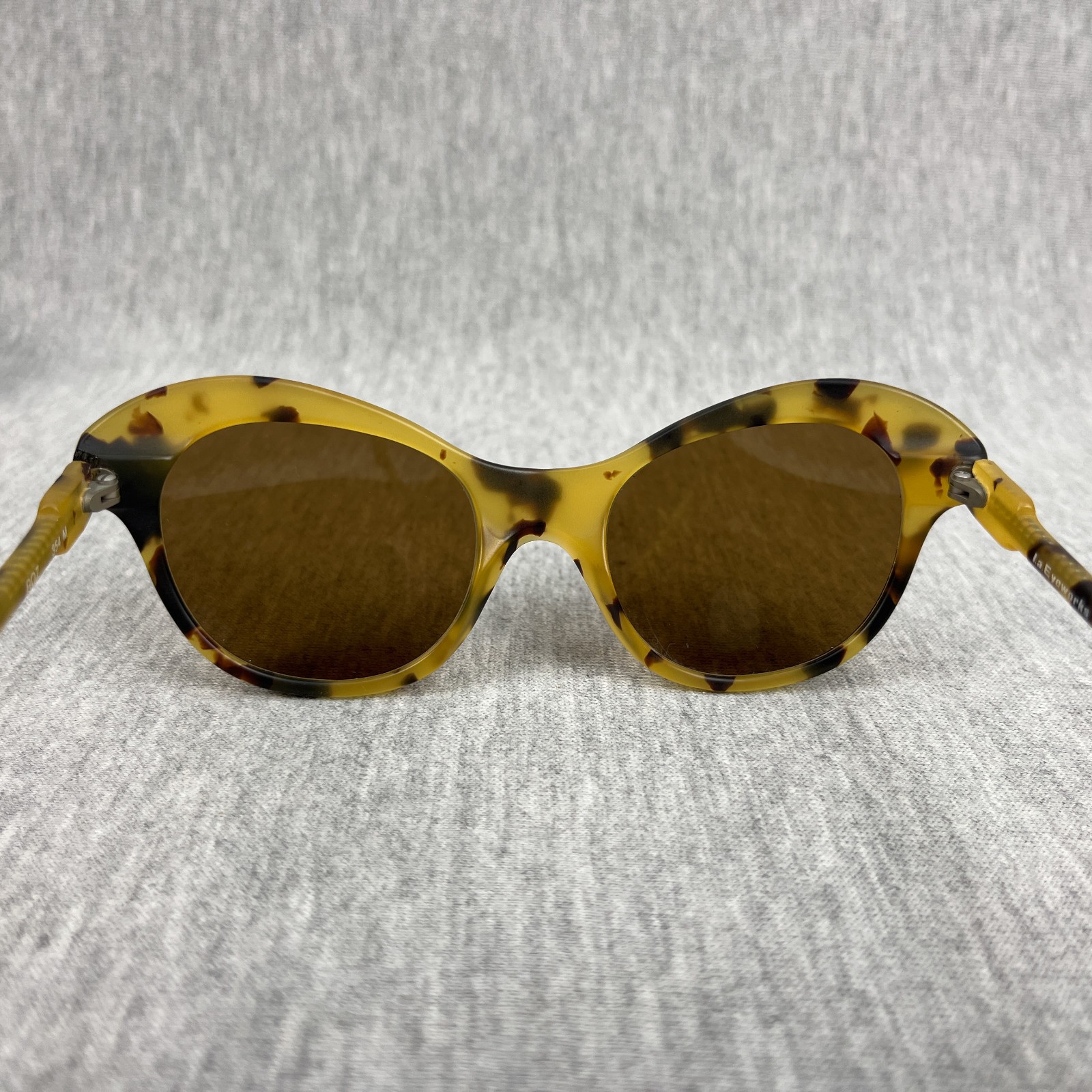 LA Eyeworks Cat Eye Tortoise Shell Sunglasses Wom… - image 4
