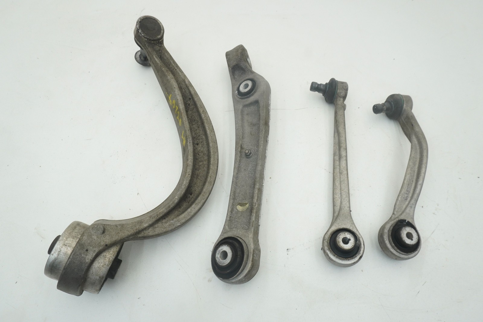 Bentley Bentayga 2016-2020 Front Left Control arms Set P/N 36A407151B