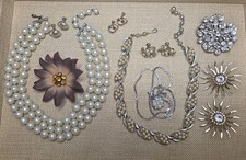 Pretty Vintage 13 Pcs Glass, Coral, Enamel, Mixed Gold/Silver-tone Jewelry Lot