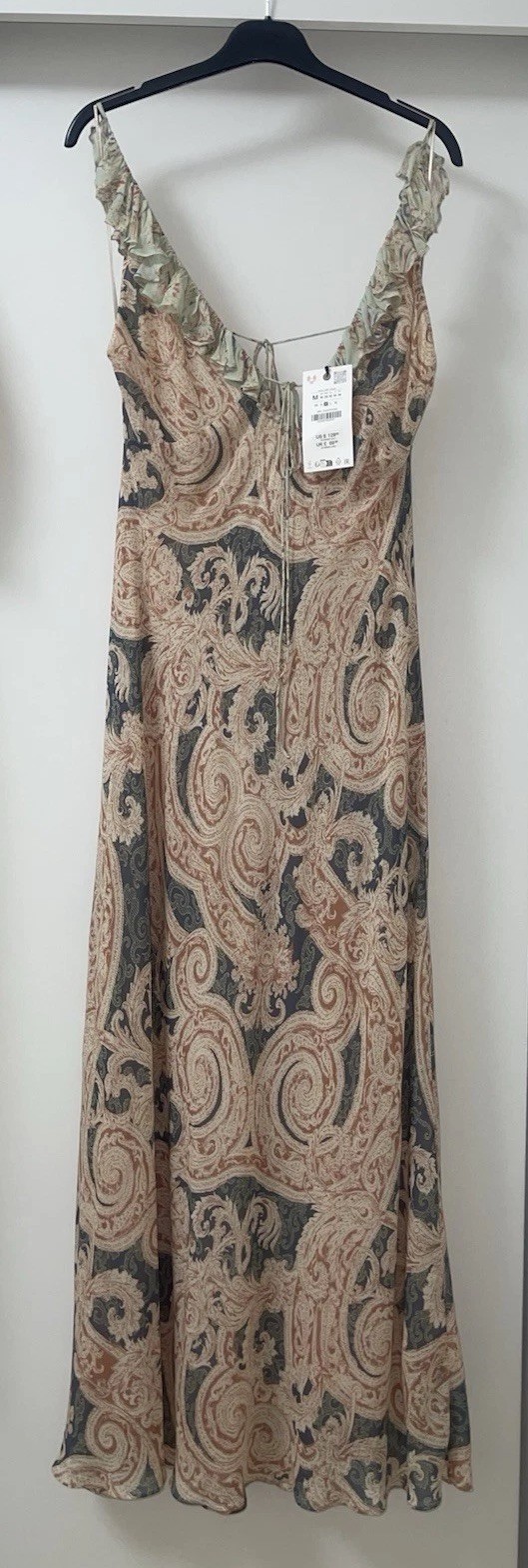 Foto 1 di 10