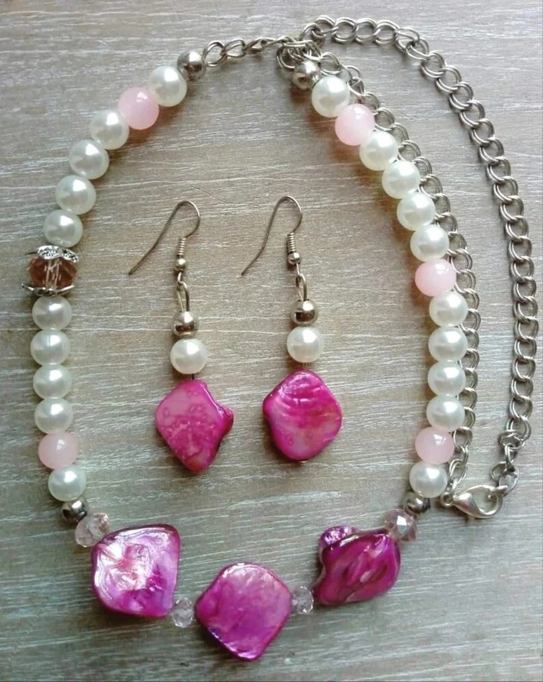 Collana di Perle Bianche, Giada Rosa, Madreperla e Argento 925 con Orecchini - Immagine 2 di 4
