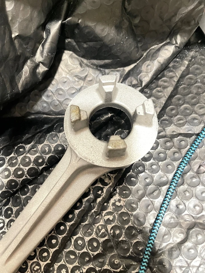 Dayton 12F737 Drum Wrench, Non Sparking, Aluminum 10"(T15) - Image 4 of 4