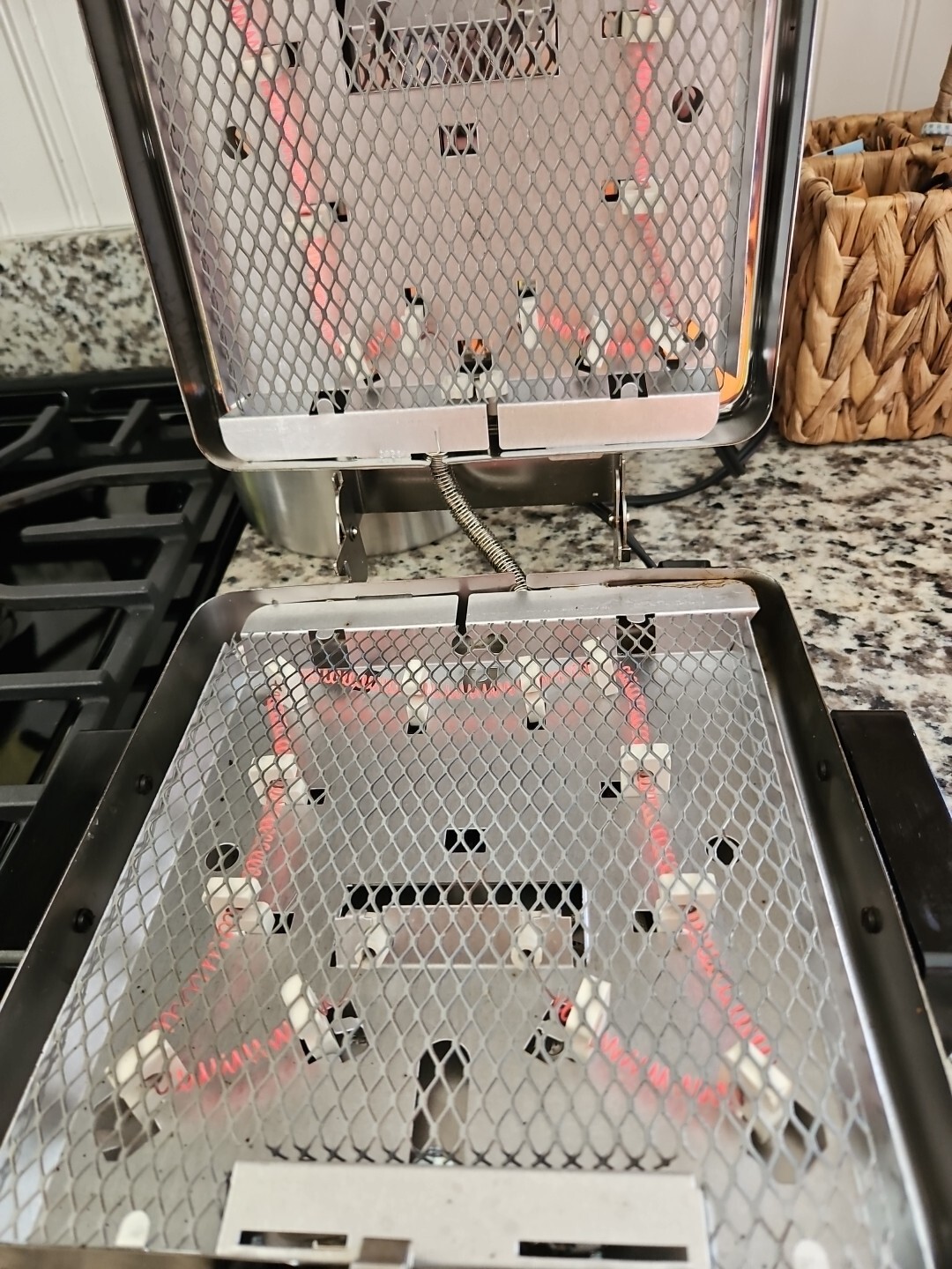 Vintage Toastmaster Pizzelle Waffle Maker Dessert Model 290. See