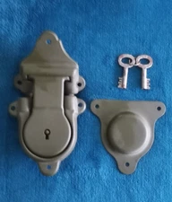 Vintage WWII Eagle Lock Co. Trunk Lock with Skeleton Keys No. 26-L-165.