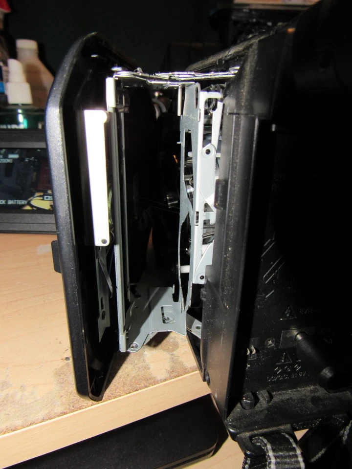 Quasar VM-L153 Palmcorder VHSC 700x Digital Zoom Camcorder AC Direct Power - Image 2 of 4