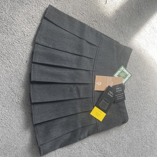 Bnwt Girls Grey School Skirt. 3 4yrs