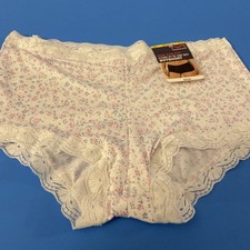 NEW MAIDENFORM WHITE FLORAL   BOYSHORT PANTIES W LACE TRIM/MEDIUM / 6