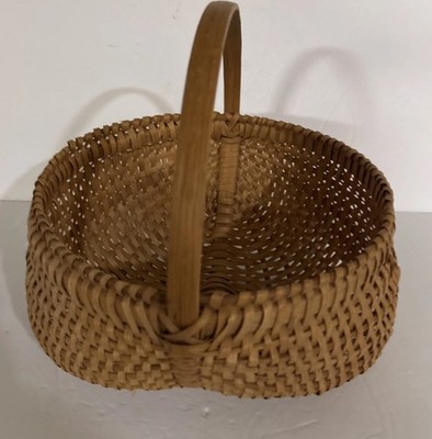 Vtg Wicker Buttocks Farmhouse Egg Gathering Basket Hand Woven Primitive 10.5x12 