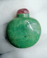 PREZIOSA ANTICA SNUFF BOTTLE IN AUTENTICO CRISOPRASIO SCOLPITO, CINA 1900.