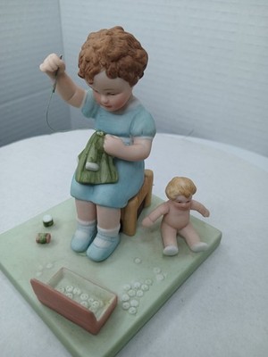 VINTAGE 1986 BESSIE PEASE GUTMANN 'LITTLE MOTHER' FIGURINE Baby, Buttons, Thread
