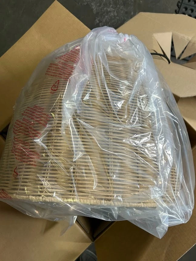 Colgante Hampton Bay Highler Isla Negro Mate 1 Luz con Tono Ratán Natural Foto 3 de 4