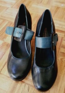 tamaris mary jane shoes