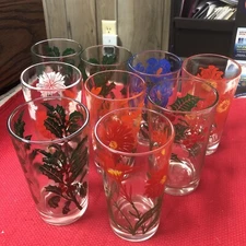 9 Boscul Peanut Butter 10 Fl Oz Drinking Glasses 5” Holly Berry Petunia Aster