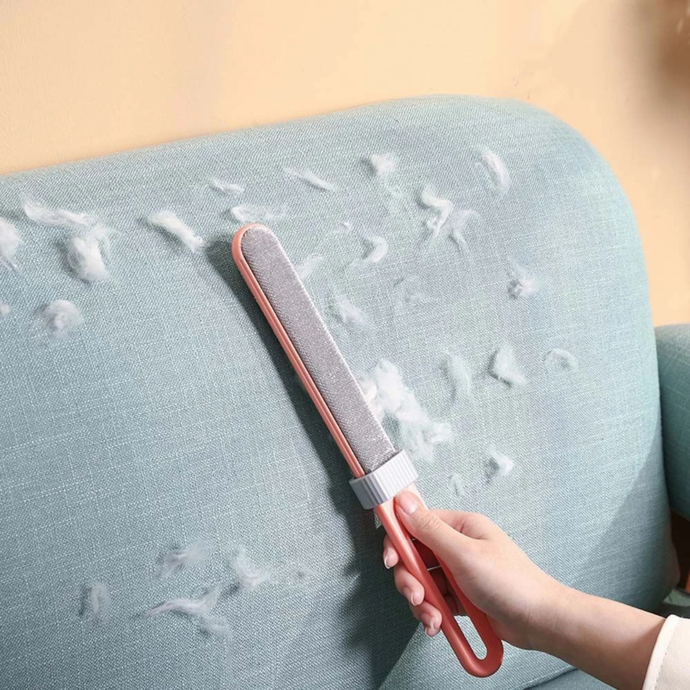 Static lint remover outlet