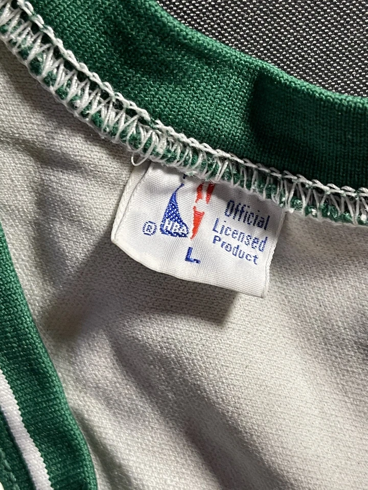 Vintage 80’s Robert Parish 00 Basketball Shirt Sand Knit - Image 4 of 4