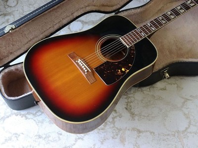 Chaki W-3F 3TS Used Spruce body Maple neck Ebony fingerboard Sunburst w/Hardcase
