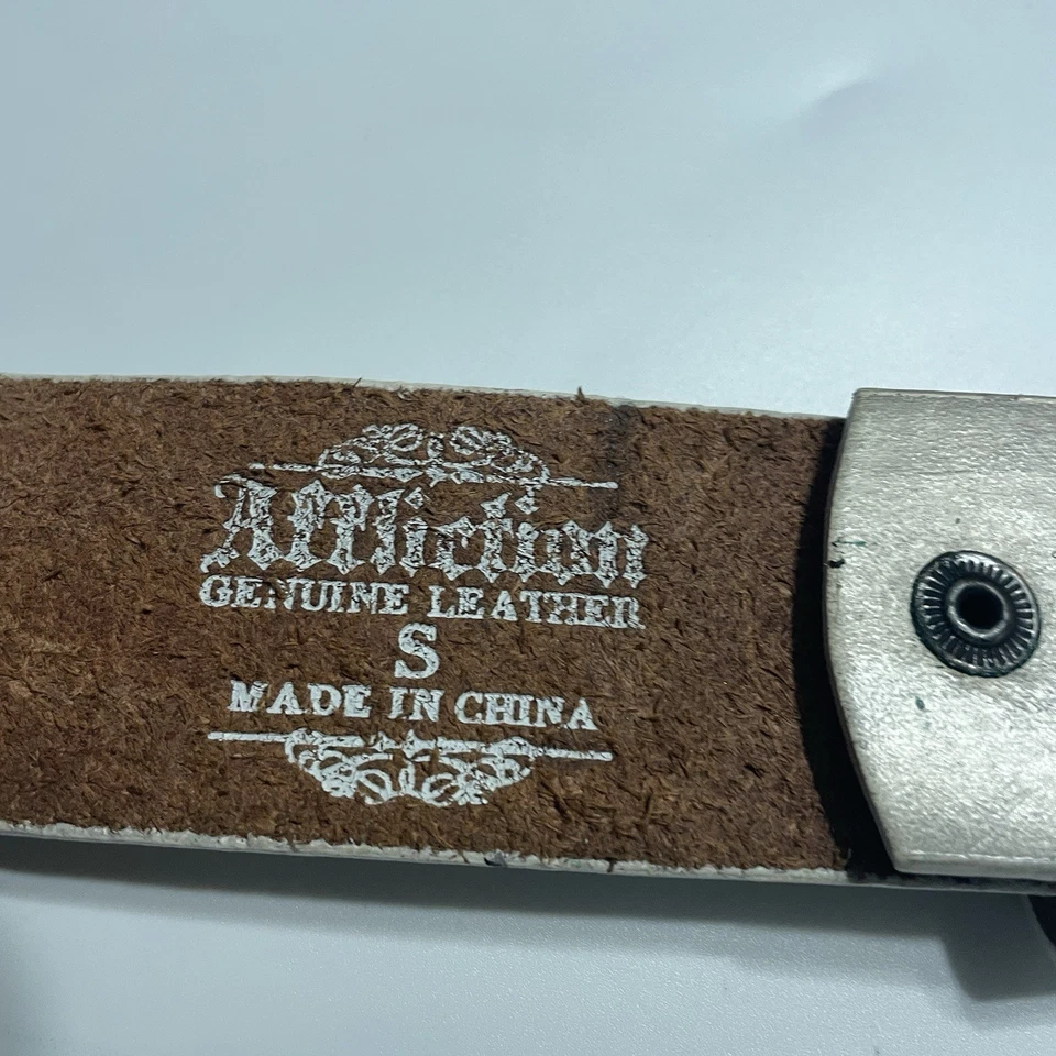 Affliction Unisex White Leather Two Straps Size Small 40x1.75 Grunge Y2K Studded - Image 4 of 4