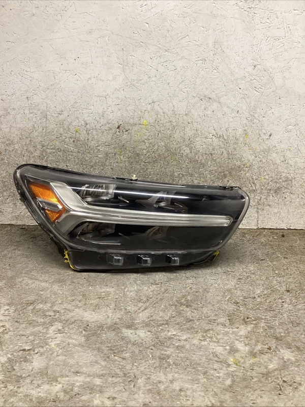 2019 2020 VOLVO XC40 RIGHT RH PASSENGER SIDE HEADLIGHT OEM NON ADAPTIVE