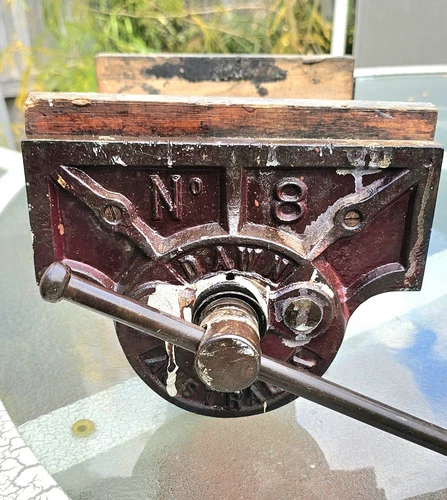 Vintage DAWN NO. 8  WOOD WORKING VICE Under BENCH Vise MADE IN AUSTRALIA  200mm