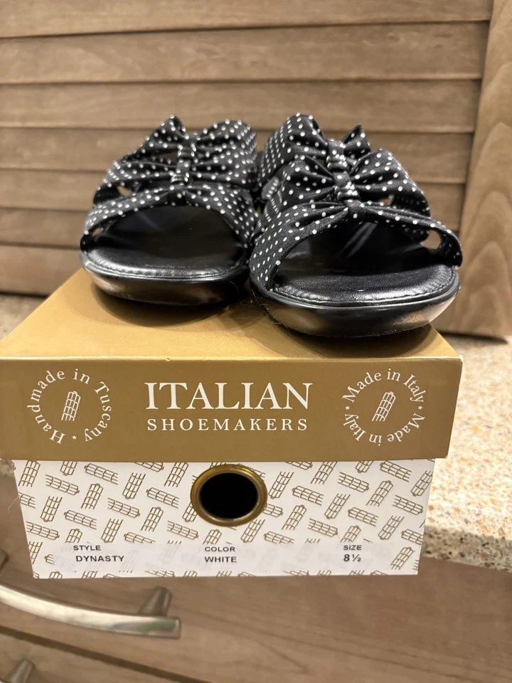 Sapato Feminino Italiano Slip-On Preto e Branco Bolinhas Salto Cunha Tamanho 8 - Imagem 2 de 4