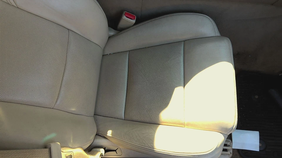 15 CADILLAC CTS Sdn Seat Opt Aq9 (luxury) PASSENGER SIDE FRONT SEAT — 第 3/4 张图片