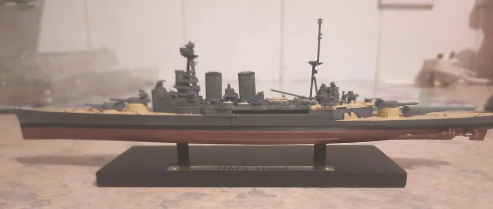 HMS Hood Modle War Ship Small Colletable No Assembly Required Open Grey Box - Image 2 of 4
