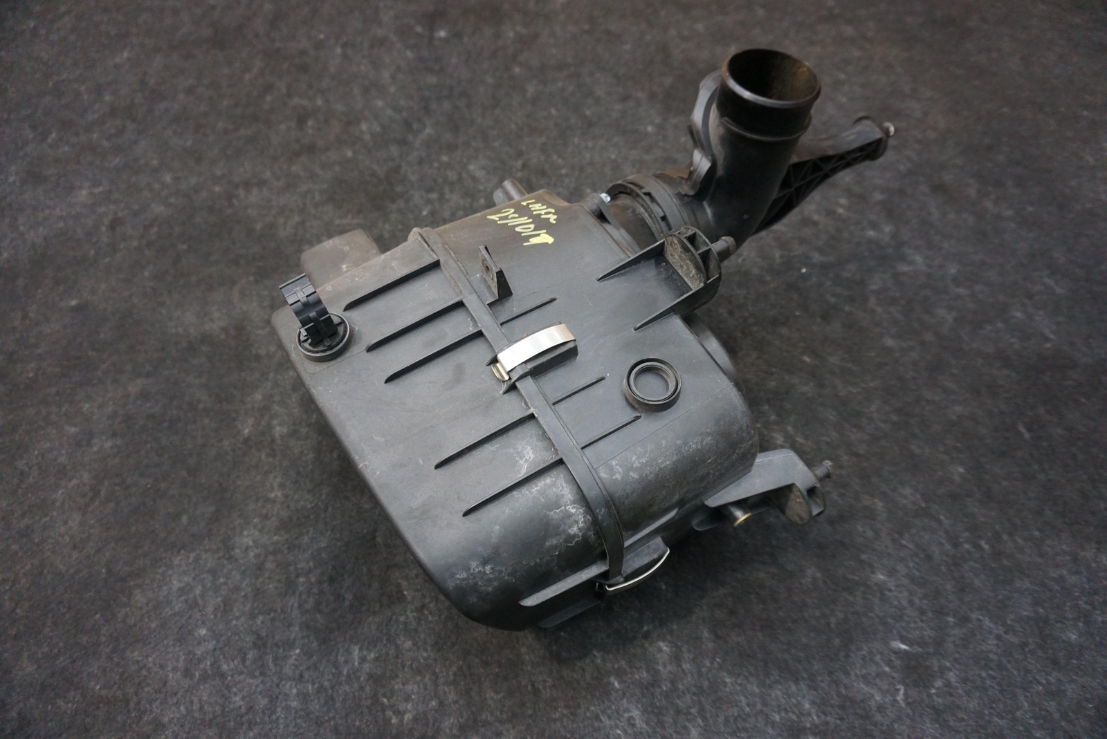 Left Air Cleaner Filter Housing Box OEM 670038727 Maserati Ghibli M157 2014-17+