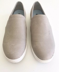 dr scholl's slip on tennis shoes