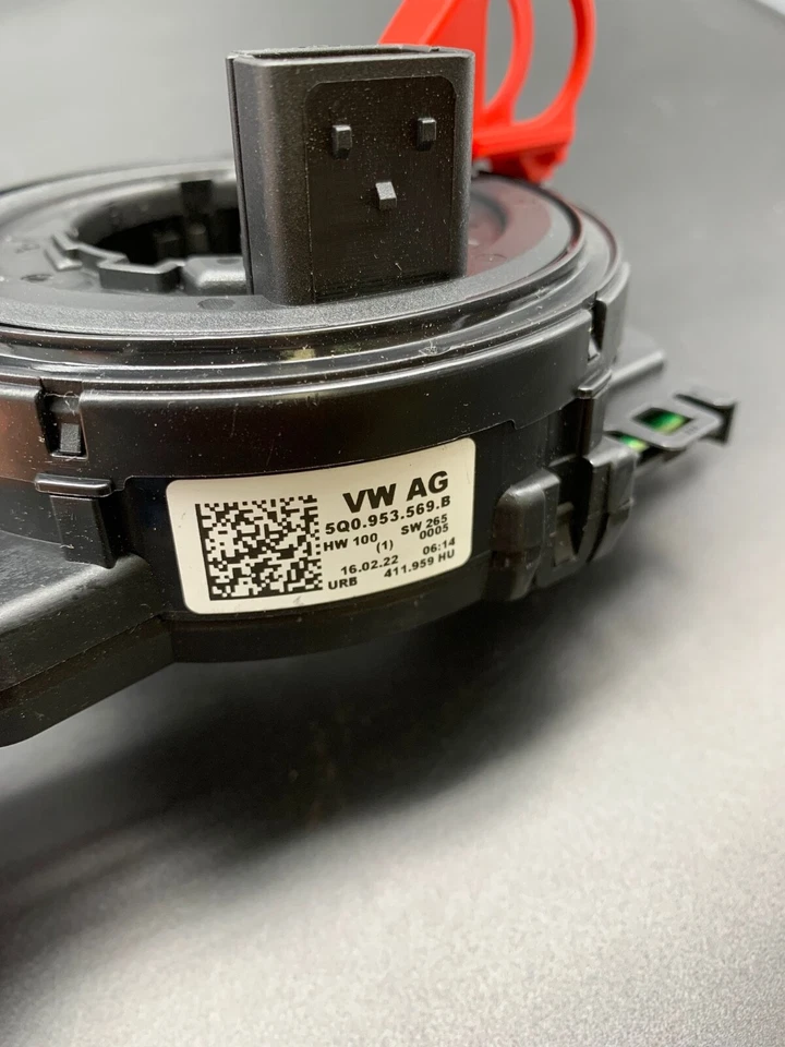 VW Crafter Golf VII Arteon Skoda Kodiaq Octavia 2017-NEW  ORIGINAL - Image 3 of 4