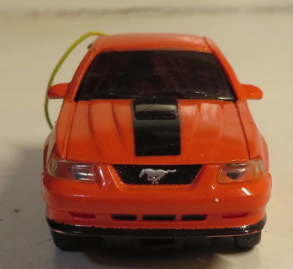 Ford Mustang Radio Shack Control Remoto Coche de Carreras Naranja Negro 3" Largo Suelto Juguete Sin Probar Foto 3 de 4