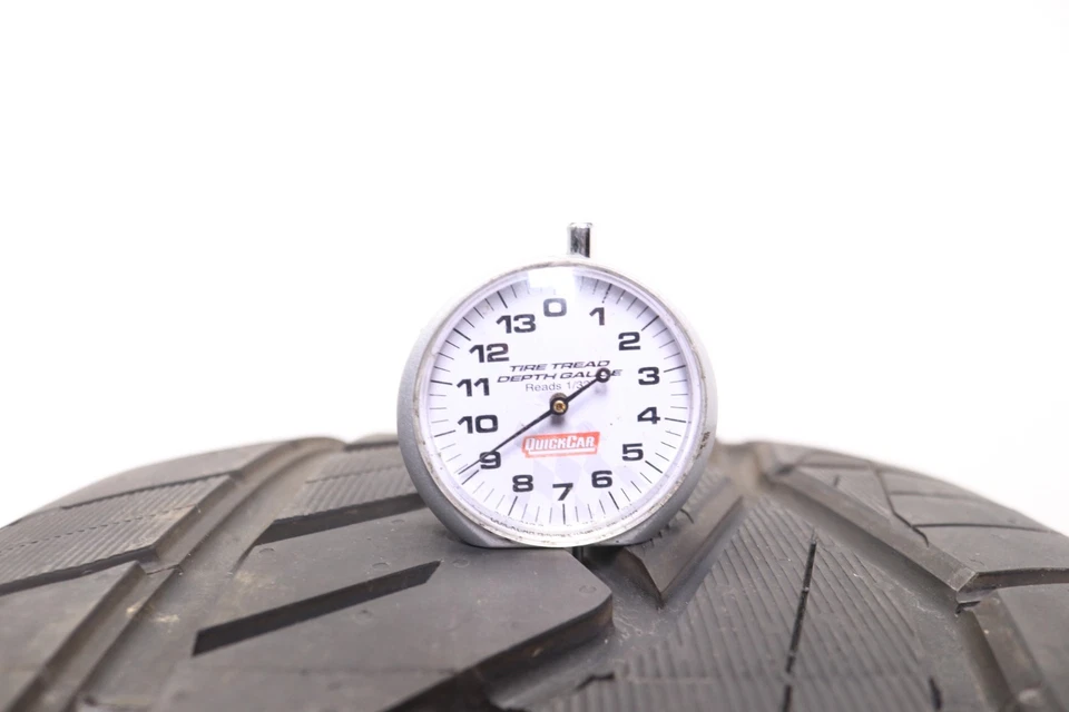 Juego de 2 despegues 265/50R20 Nitto NT420V - 111V - 9/32 sin reparaciones Foto 3 de 4