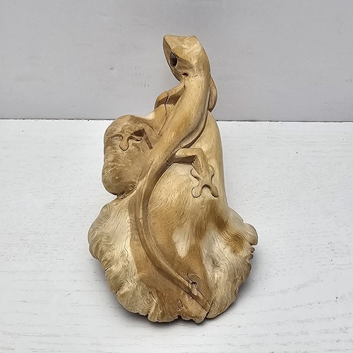Hand Carved Burl Wood Reptile Lizard Figurine Driftwood Fungus Folk Art - Picture 2 of 7