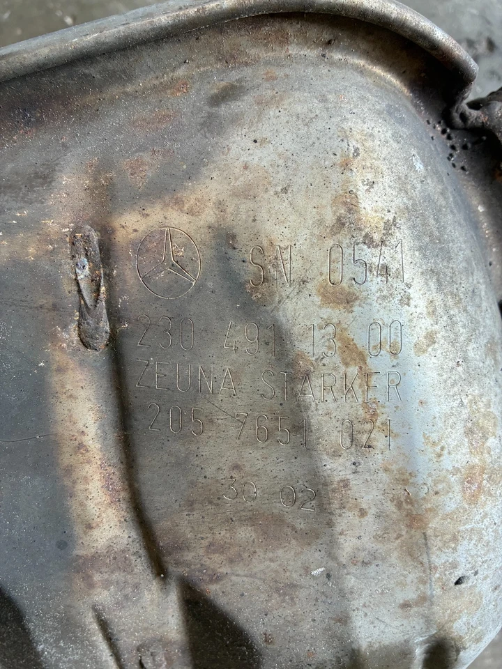 Tubo de escape trasero 2304911300 03-08 Mercedes Benz R230 SL600 SL500 SOLO RECOGIDA Foto 3 de 4