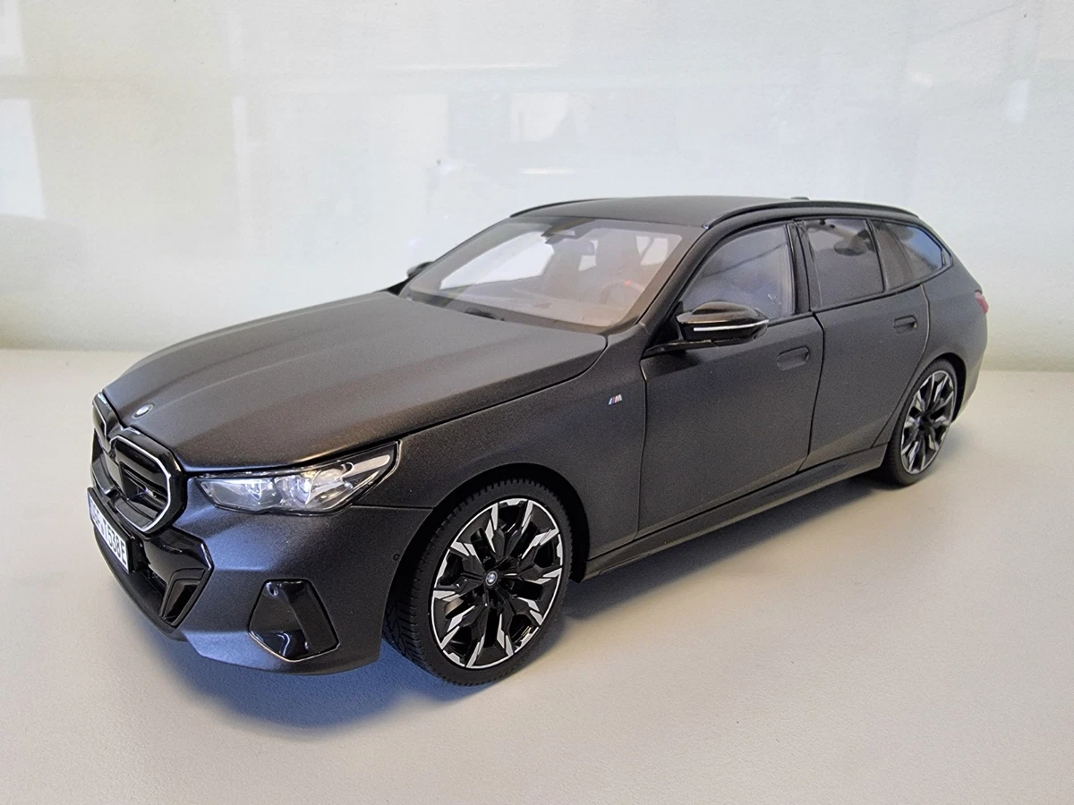 MINICHAMPS BMW 1:18 Contemporary Manufacture Diecast Cars, Trucks