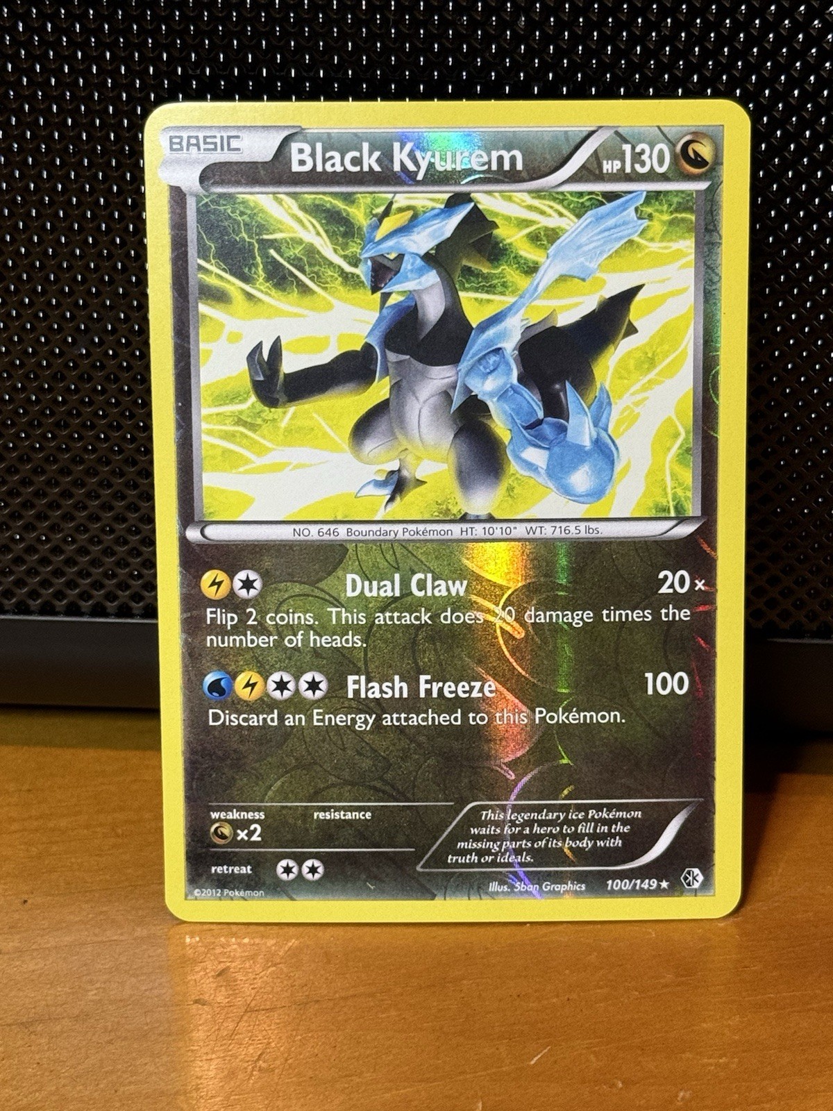 Black Kyurem 100/149 Boundaries Crossed Reverse Holo NM