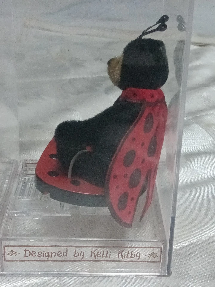 Gund Bear In Box With Tags Signed By Artist - Image 3 of 4