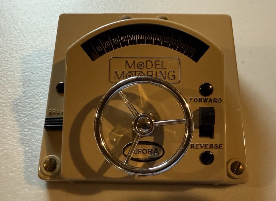 Aurora Modelo Motoring Thunder Jet Set/ Seis Velocidades Controles Freno Inverso Adelante Foto 4 de 4