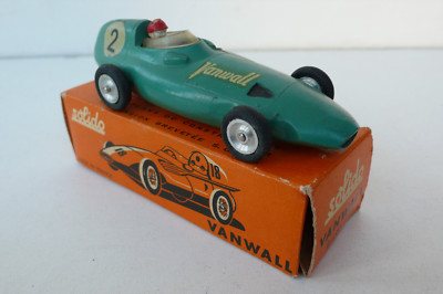 Solido France 104. VANWALL F1 N°8. Vert foncé. Série 100. 1/43. 1958