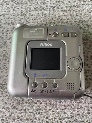 Nikon COOLPIX SQ 3.1MP Digital Camera Silver -Used 100% Working 3x