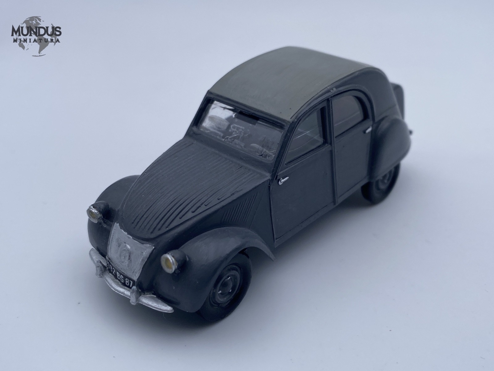 Citroën 2CV Malle Bombée in plastica montata foto 3