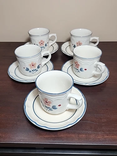 CUMBERLAND BRAMBLEBERRY Set of 5 CUPS & 5 SAUCERS